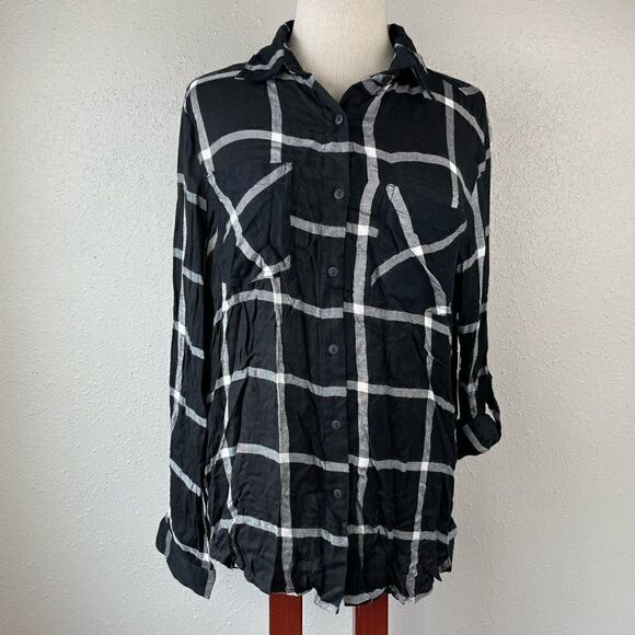 NWT Passports Flannel Button Down Shirt Size M - Picture 1 of 9